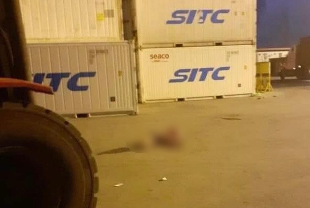 Hiện trường vụ tai nạn lao động khiến lái xe container bị thiệt mạng.