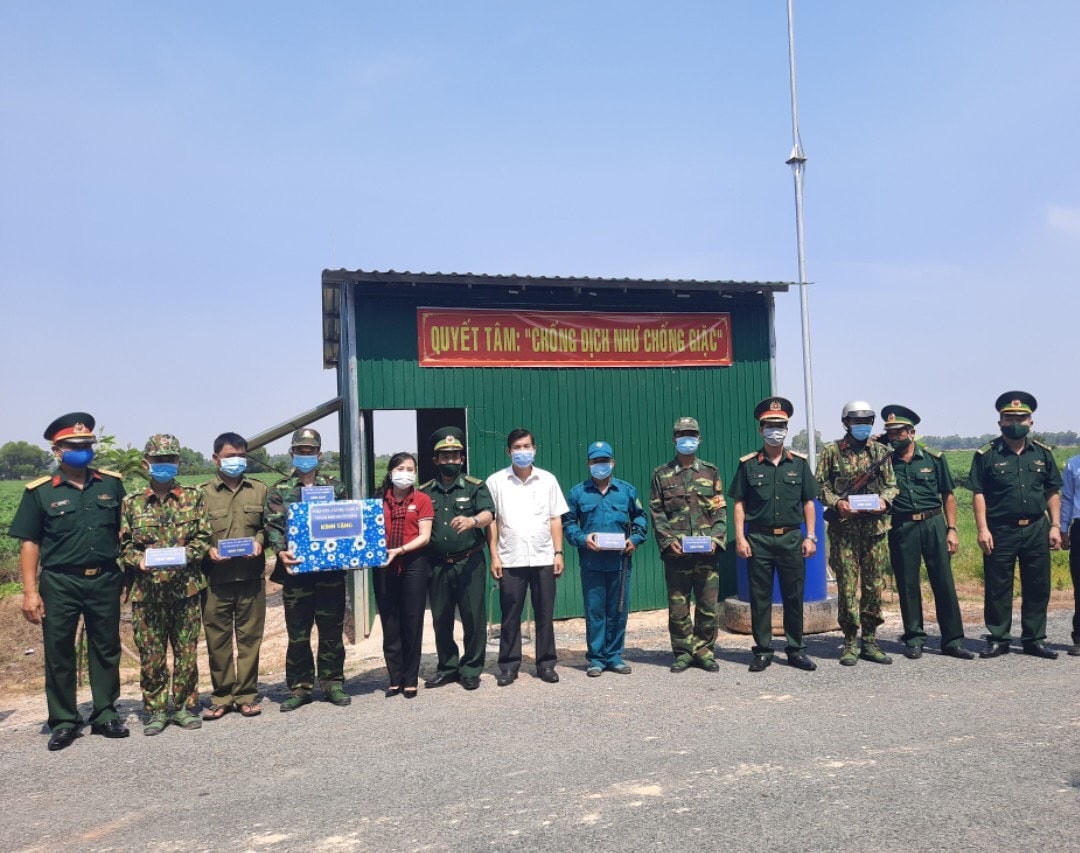Một hoạt động hỗ trợ lực lượng phòng chống dịch của TP.HCM.