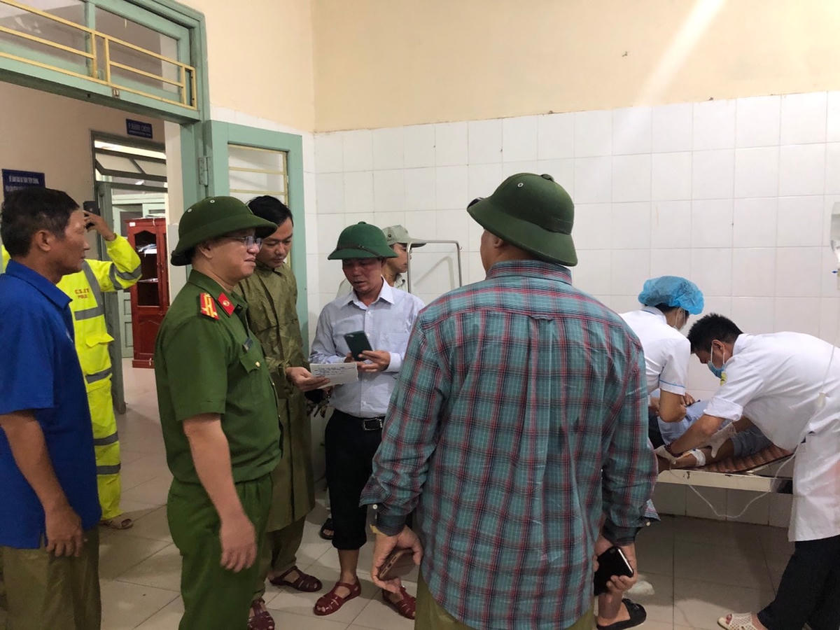 5 công nhân hiện đang được cấp cứu tại bệnh viện Đa khoa Bình Điền.
