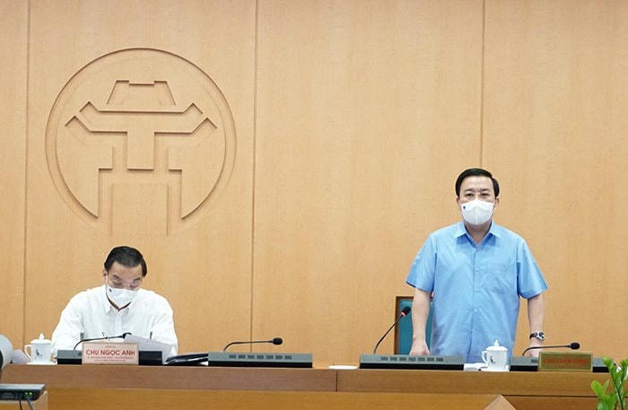 Phó Chủ tịch UBND TP Hà Nội Chử Xuân Dũng phát biểu tại phiên họp. 