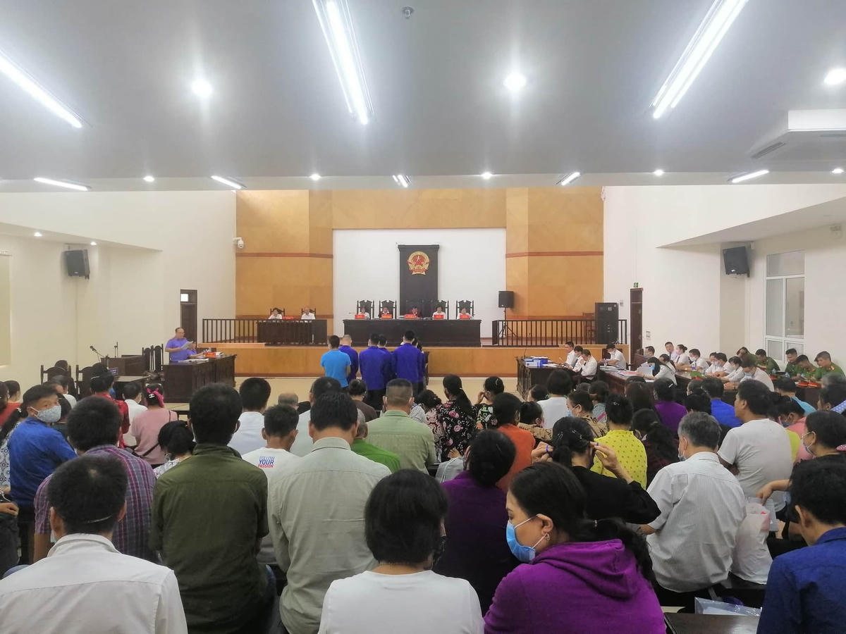 Quang cảnh phiên tòa.