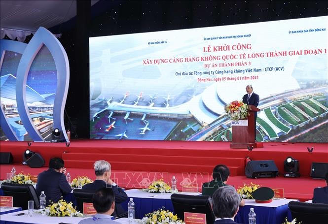 Thủ tướng Nguyễn Xuân Phúc phát lệnh khởi công. Ảnh: Thống Nhất/TTXVN.