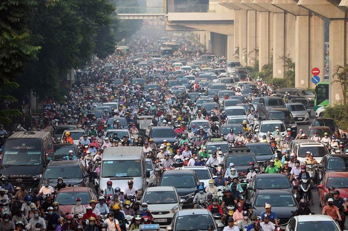 Ùn tắc trên đường Nguyễn Trãi, quận Thanh Xuân hồi đầu tháng 5/2020. Ảnh: Ngọc Thành.