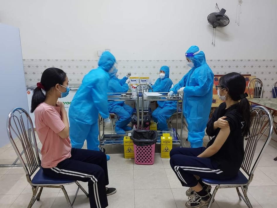 Tỉ lệ người từ 18 tuổi ở Nam Định được tiêm đủ 2 mũi đến ngày 23/12 mới đạt 60,5%.