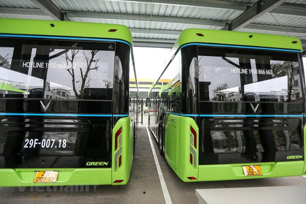 Kích thước bên ngoài tương đương với xe buýt cỡ lớn dùng động cơ đốt trong đang lưu thông tại Hà Nội. (Ảnh: Minh Sơn/Vietnam+).
