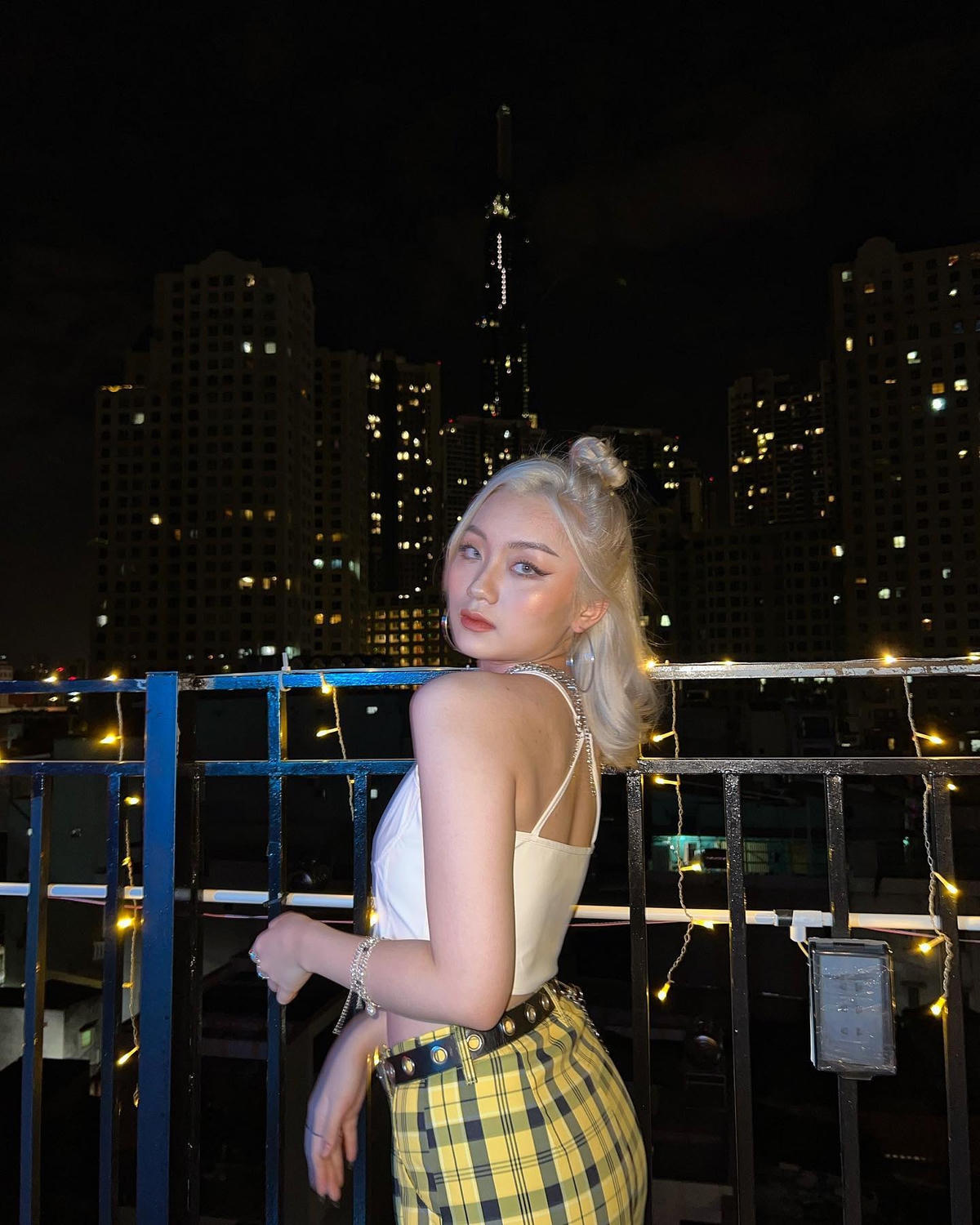 Kể từ khi đi theo con đường phát triển trở thành nữ rapper chuyên nghiệp, phong cách thời trang của Kellie cũng lột xác hoàn toàn.