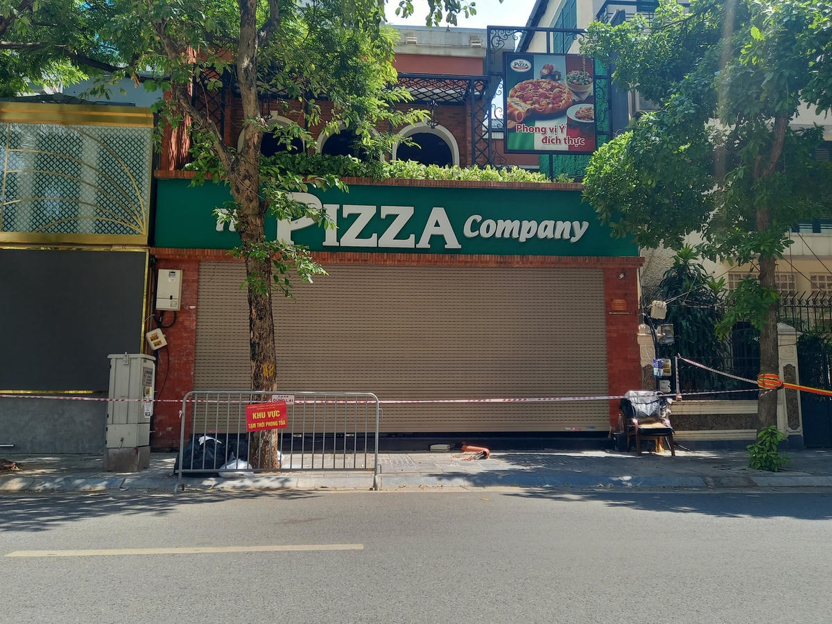 Cửa hàng Pizza Company, số 30 Đoàn Trần Nghiệp, phường Nguyễn Du, quận Hai Bà Trưng.