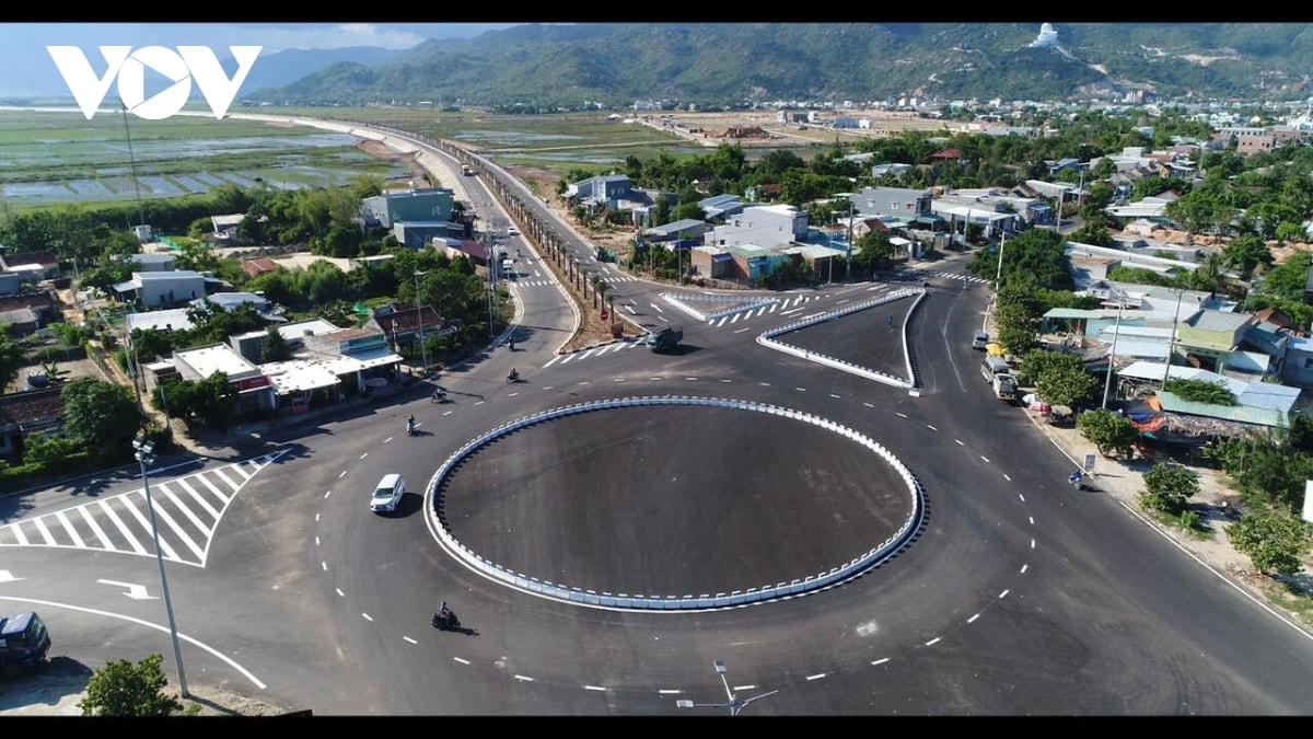 Bong bóng bất động sản Hà Nội, TP HCM giảm nhiệt, nhà đầu tư 'đổ tiền' về tỉnh lẻ?