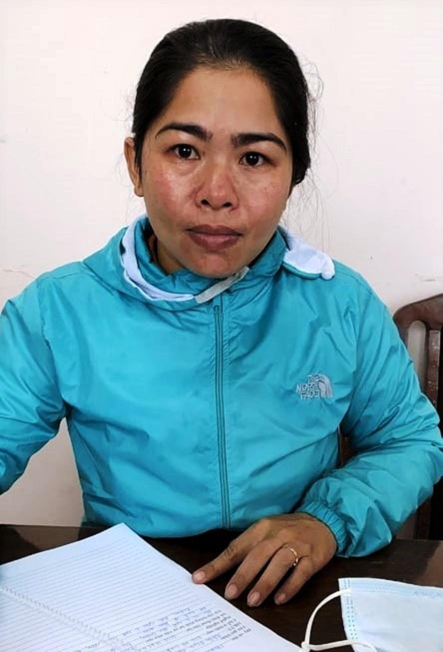 Đối tượng Nguyễn Thị  Sinh tại cơ quan điều tra. Ảnh CA cung cấp.