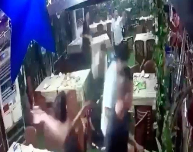 Camera an ninh ghi lại lúc ông Long đánh vào mặt nhân viên quán ốc.