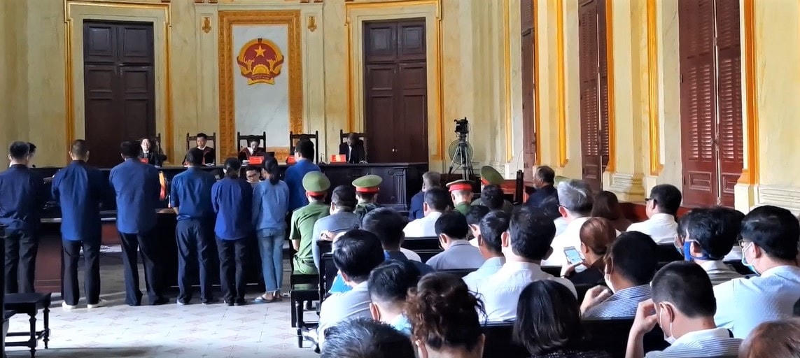 Các bị cáo tại phiên tòa liên quan đến “siêu lừa” Dương Thanh Cường.