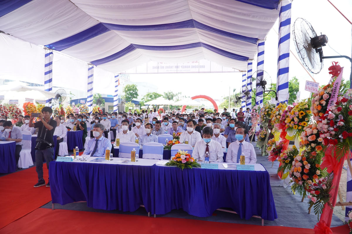 Quang cảnh Lễ động thổ Khu công nghiệp Tam Thăng mở rộng.