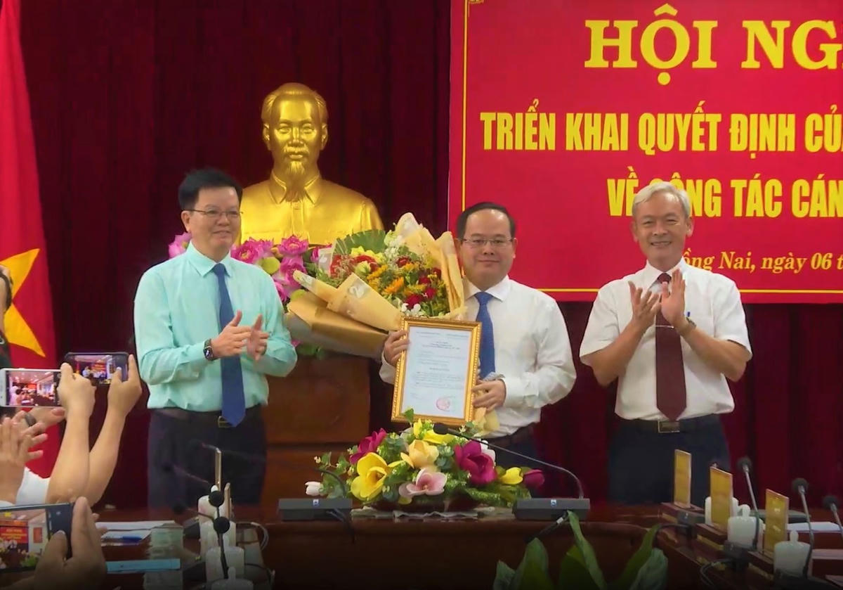 Ông Quản Minh Cường nhận quyết định bổ nhiệm làm Phó Bí thư Tỉnh ủy Đồng Nai.