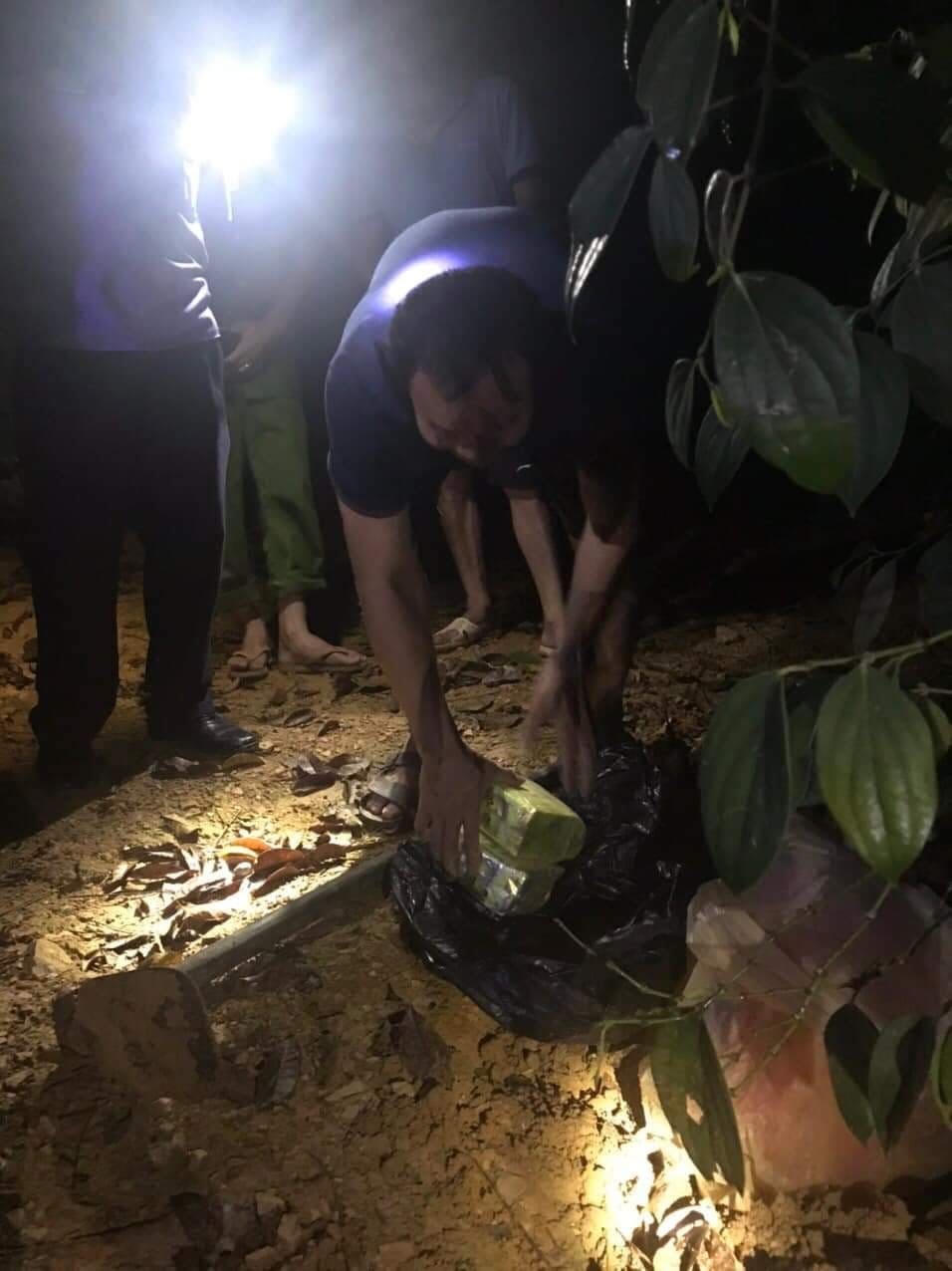 Nghệ An: Thu giữ 13 bánh heroin, 7kg ma túy đá, 10.000 viên ma túy tổng hợp