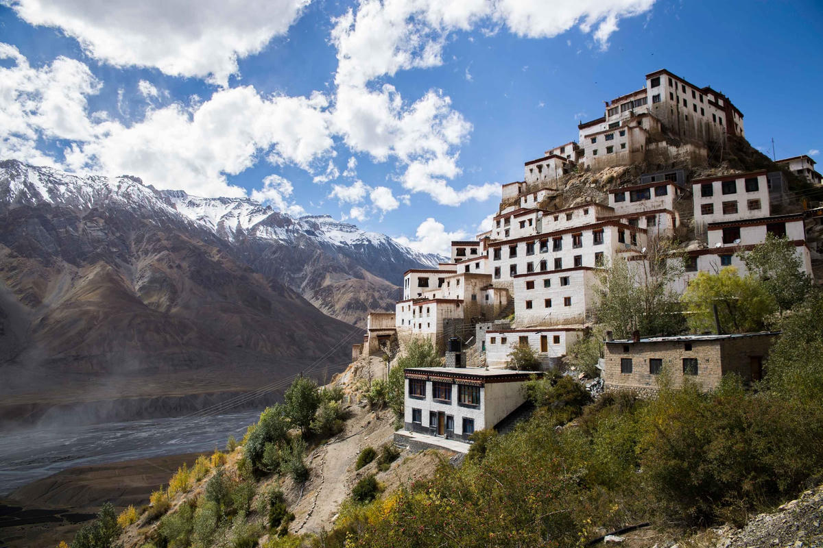 Ấn tượng những quần thể tâm linh trên núi cao khắp thế giới