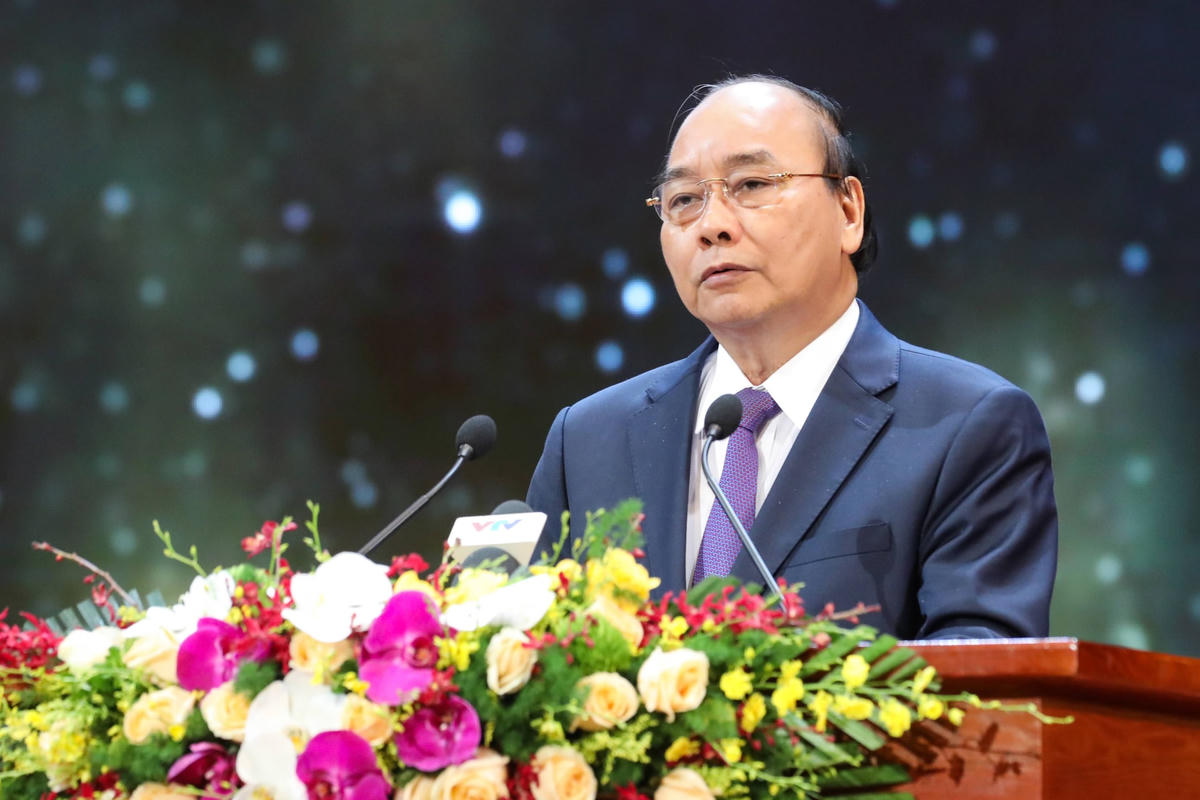 Thủ tướng nêu rõ, sự cống hiến hy sinh của các anh hùng liệt sĩ trong kháng chiến to lớn bao nhiêu thì nỗi đau và hy sinh thầm lặng của những người mẹ ở hậu phương cũng lớn lao bấy nhiêu. Ảnh: Quang Vinh. 