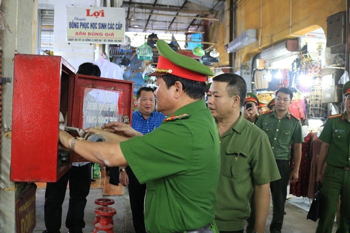 Công an TP Hải Phòng kiểm tra công tác PCCC tại chợ Ga, quận Ngô Quyền.