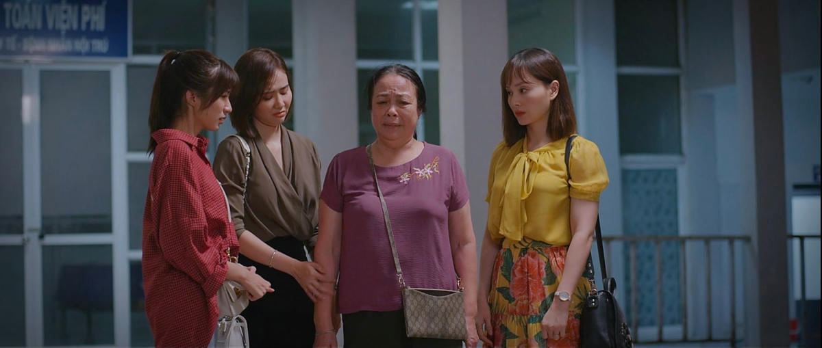 "Thương ngày nắng về" là bộ phim chuyển thể từ bộ phim "Morther of Mine" bản Hàn. 