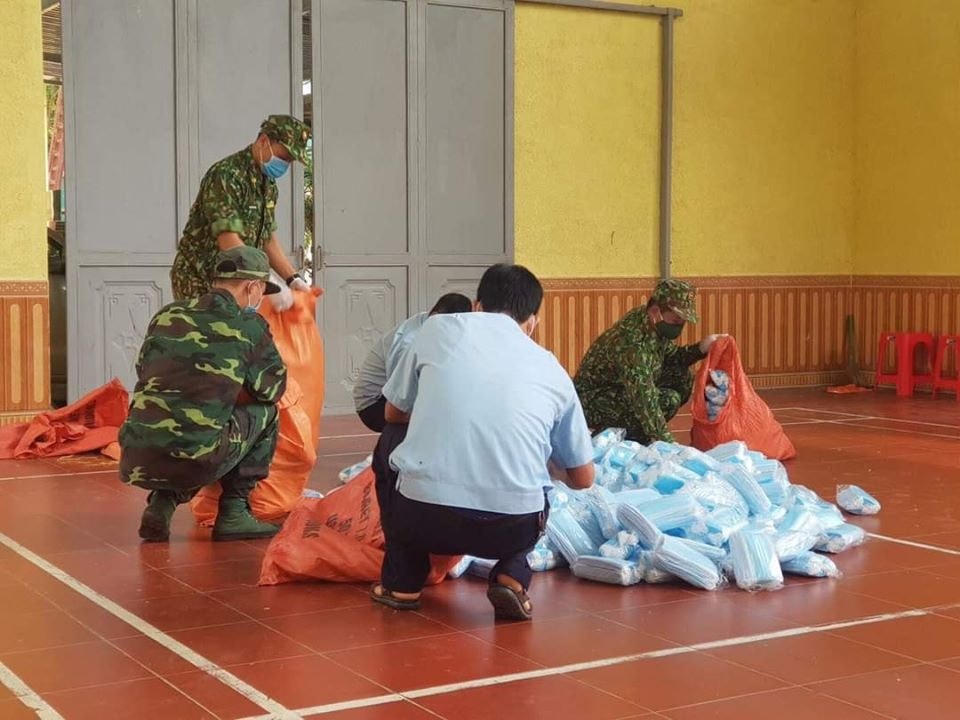 Khẩu trang phòng chống dịch Covid-19 bán trên thị trường. (Ảnh minh họa).