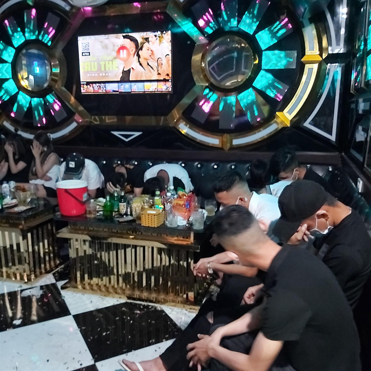 Hải Dương: Xử phạt nhiều quán karaoke vi phạm lệnh cấm