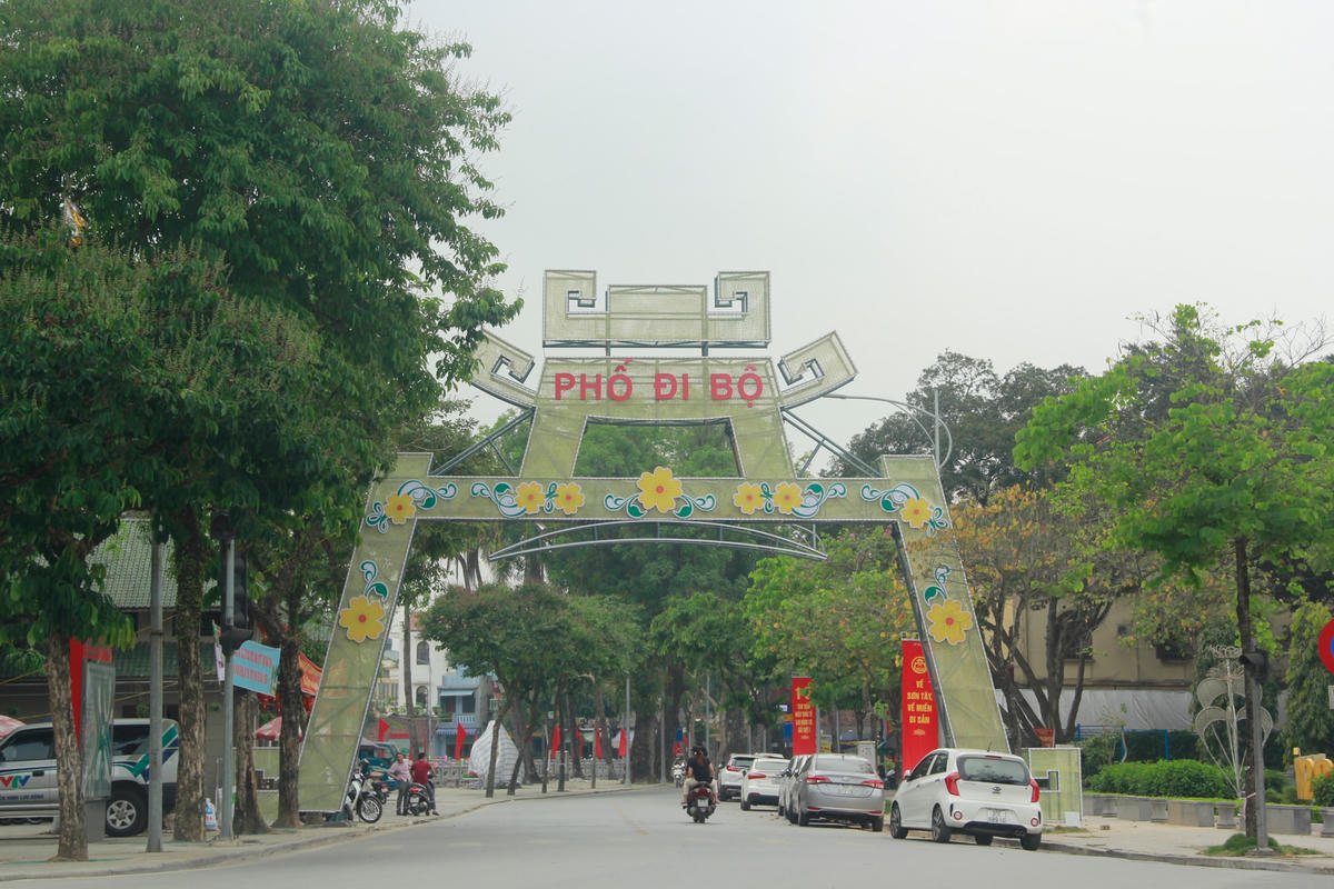  Phố đi bộ Thành cổ Sơn Tây đã sẵn sàng đón khách.