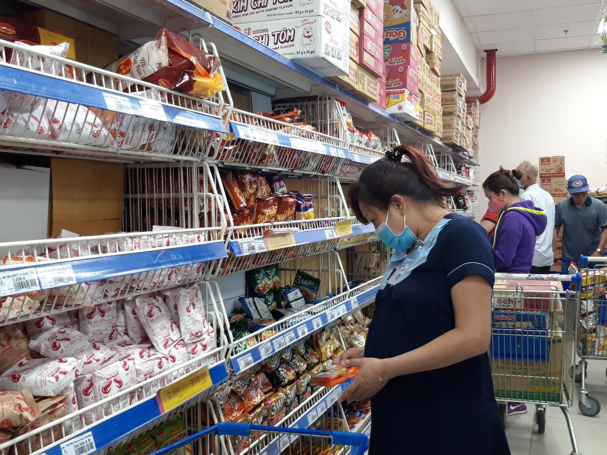 Nhiều mặt hàng thực phẩm chế biến cũng đã tăng giá trước sức ép của giá xăng dầu.