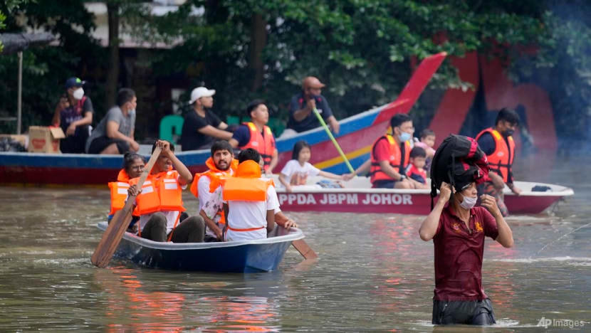 Trận lũ lụt ‘trăm năm có một’ càn quét các bang ở Malaysia. Ảnh: CNA.