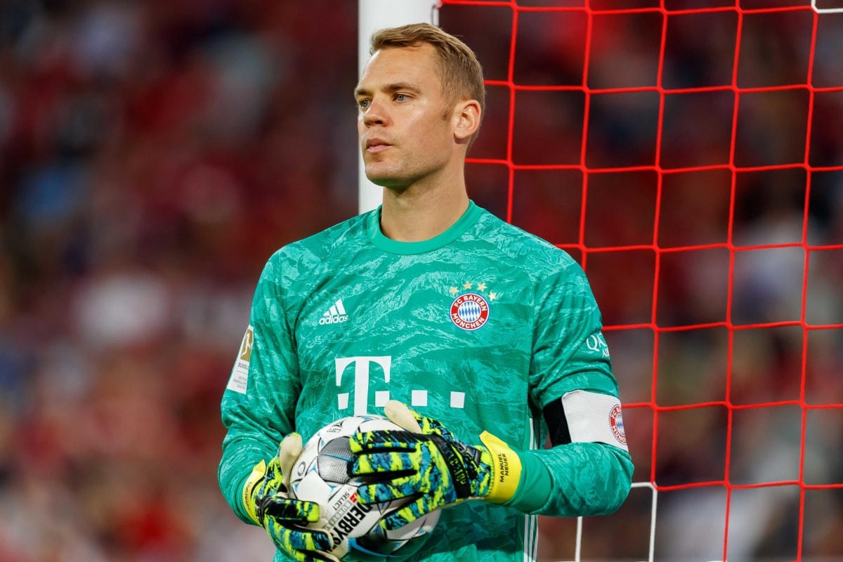 8. Manuel Neuer | Tuổi: 35 | CLB: Bayern Munich | Định giá chuyển nhượng: 18 triệu Euro