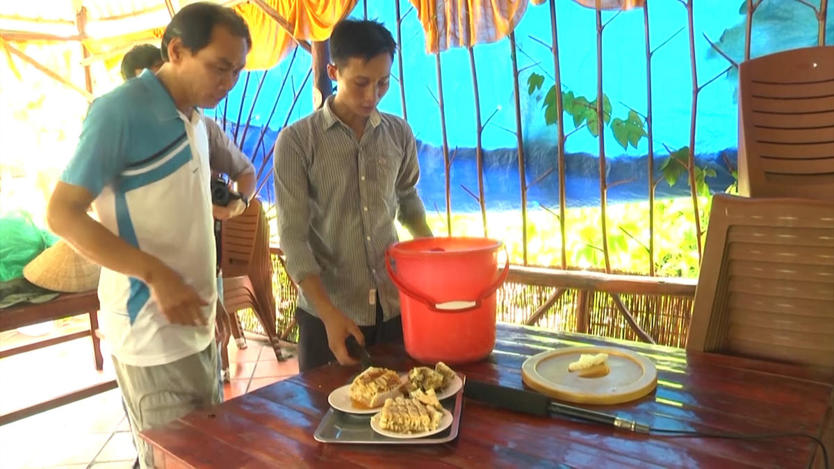 Nghề gác kèo ong không chỉ có giá trị về kinh tế, là nguồn thu nhập nuôi sống bao gia đình bao thế hệ mà còn là nghề mang đậm bản sắc văn hóa địa phương.