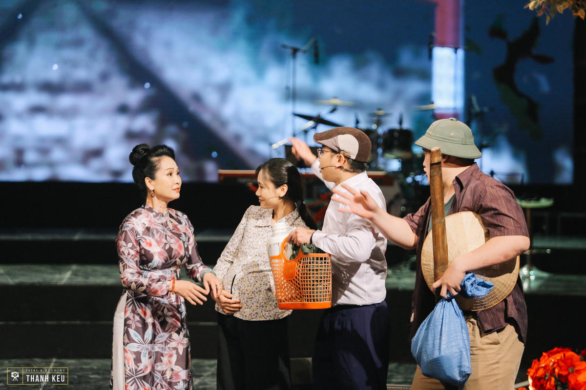 Kịch mục Lên tàu và 101 chiêu cần nhớ.
