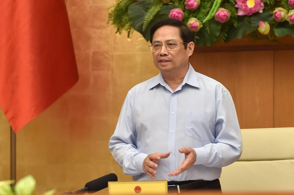 Thủ tướng Phạm Minh Chính tiếp tục nhấn mạnh yêu cầu tiếp cận bình đẳng với tất cả các loại vaccine, “loại vaccine tốt nhất là vaccine được cấp phép, được tiêm sớm nhất, nhanh nhất, kịp thời nhất”. Ảnh: VGP/Nhật Bắc.