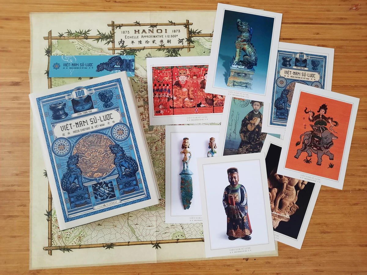 Ấn bản lần này có tặng kèm bản đồ Hà Nội 1873, tỷ lệ 1:12.500; bookmark và 8 Postcard in màu với các hình ảnh lịch sử, văn hóa Việt Nam.