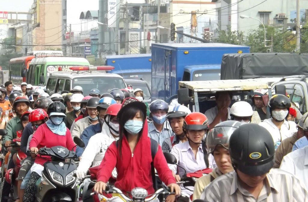  Đường tỉnh lộ 10 nối giữa TPHCM và Long An hiện nay thường xuyên ùn tắc.