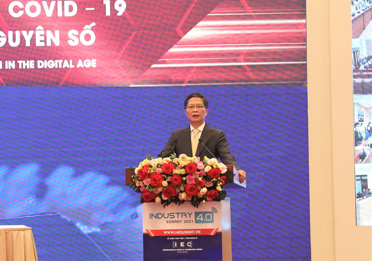 Trưởng ban Kinh tế Trung ương Trần Tuấn Anh phát biểu khai mạc và đề dẫn.
