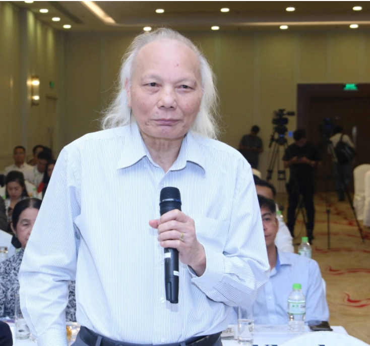 GS Nguyễn Mại phát biểu tại hội thảo.