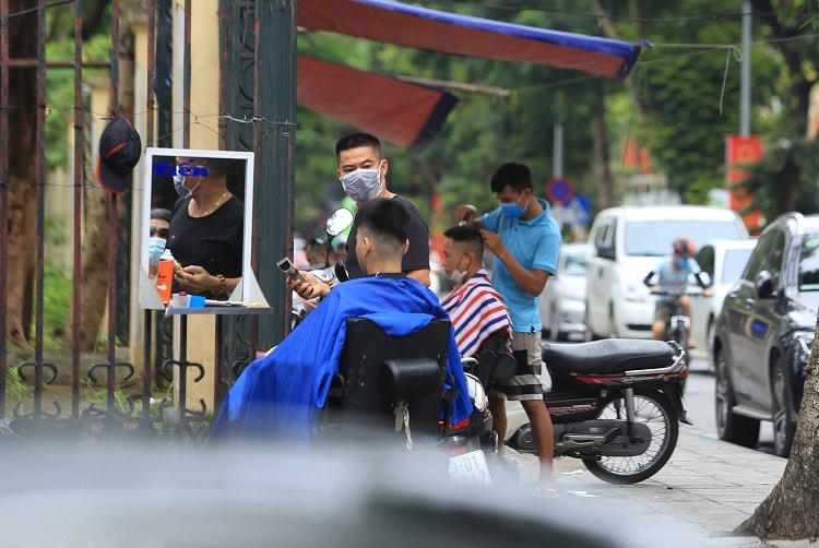 Rất nhiều lao động tự do bị ảnh hưởng tới thu nhập. Ảnh: Thanh Thúy.