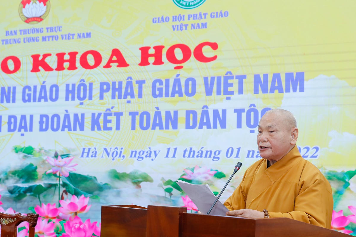 Hòa thượng Thích Thiện Nhơn, Chủ tịch Hội đồng Trị sự Giáo hội Phật giáo Việt Nam phát biểu tại Hội thảo.