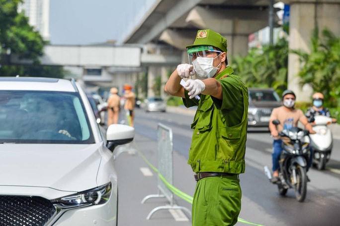 Năm nay, dịp Quốc khánh 2/9 chịu ảnh hưởng từ dịch Covid-19 bùng phát nên không có những kế hoạch du lịch, dã ngoại hay tụ tập giao lưu, gặp gỡ, thay vào đó là khẩu hiệu “Ở nhà cũng là yêu nước”.