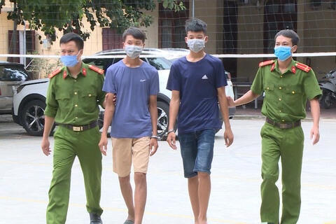 Hai anh em 2k ở Thanh Hóa đi cướp tài sản để có tiền chơi game.