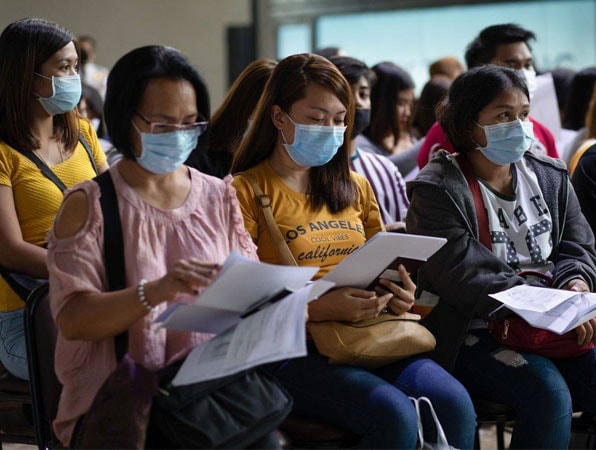 Đeo khẩu trang nơi công cộng phòng Covid- 19.