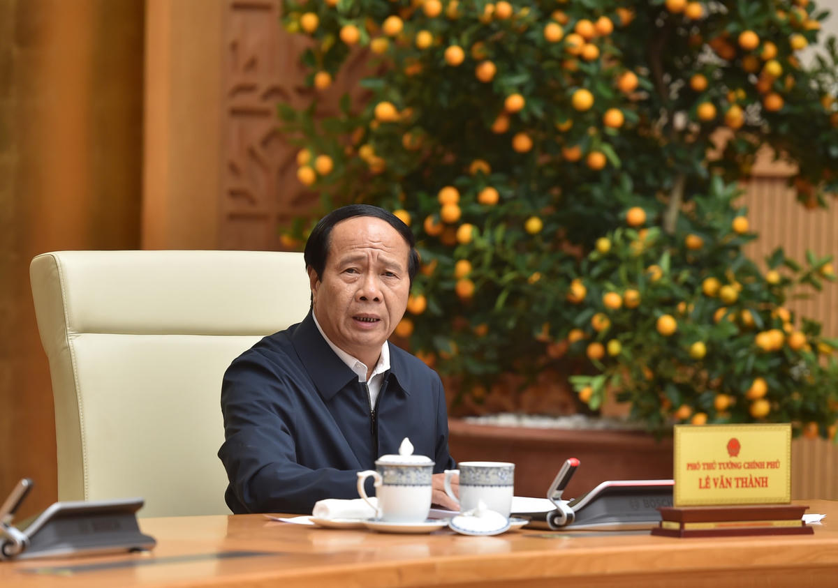 Phó Thủ tướng Lê Văn Thành phát biểu tại cuộc họp.