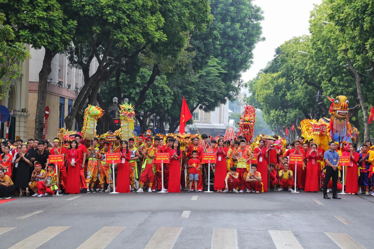 13 đội tham dự Liên hoan nghệ thuật múa Rồng - Hà Nội năm 2020.