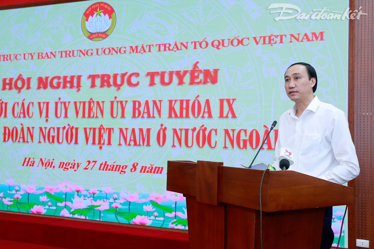 Phó Chủ tịch Phùng Khánh Tài phát biểu tại Hội nghị. Ảnh: Quang Vinh.