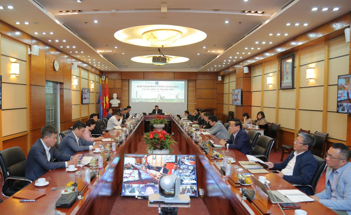 Cuộc họp giao ban được trực tuyến tại 6 điểm cầu