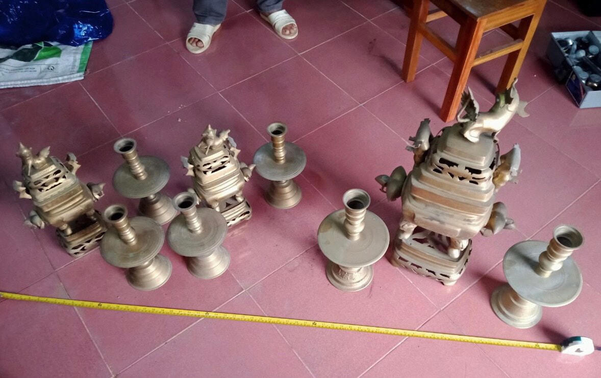 Tang vật do đối tượng Sơn trộm cắp tại các nhà thờ.