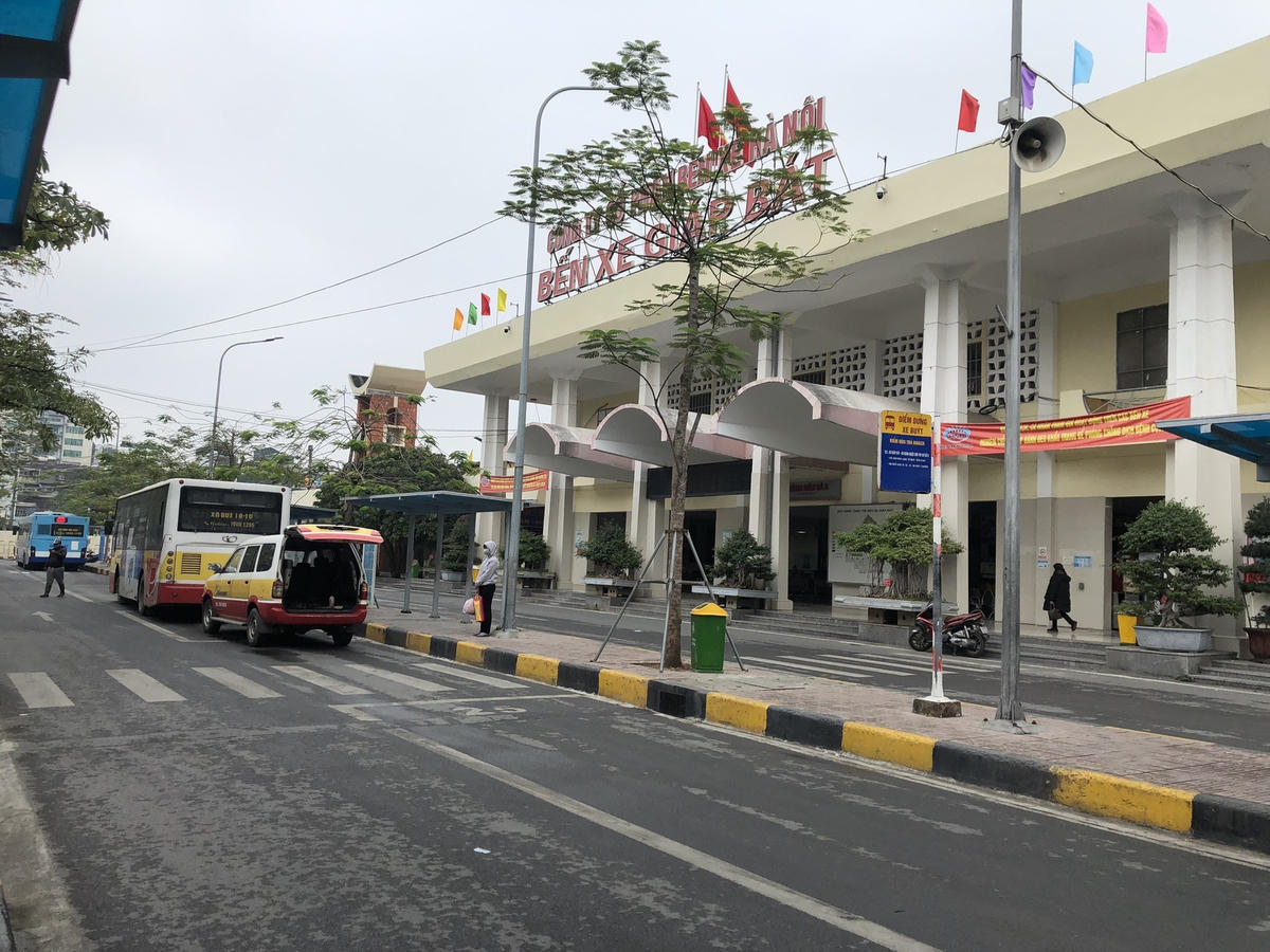 Bến xe Giáp Bát những ngày cuối năm vắng vẻ khác thời điểm này mọi năm.
