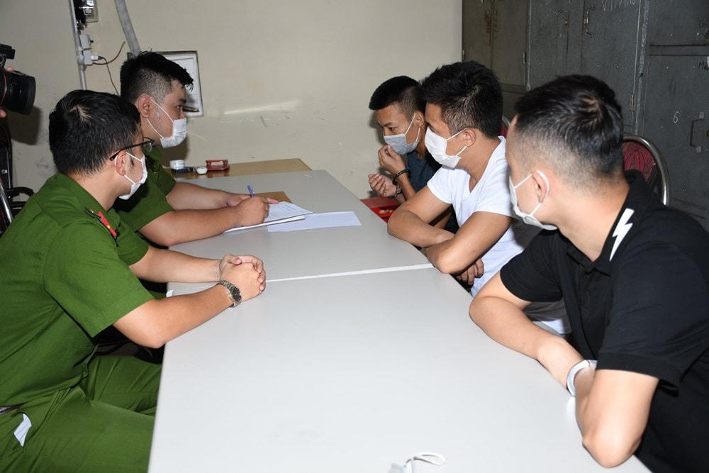Nhóm đối tượng tại Công an quận Lê Chân