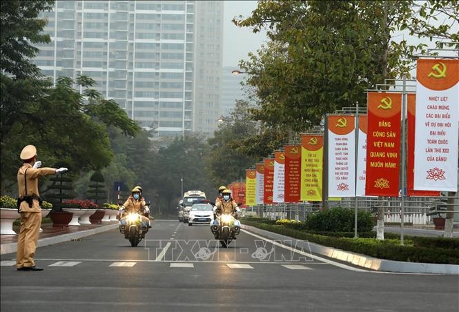 Kiên quyết không để xảy ra bất cứ sơ xuất nào dù là nhỏ nhất trong thời gian diễn ra Đại hội. Ảnh TTXVN.