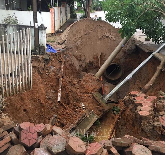 Hố sụt tại bản Sùng Chô.