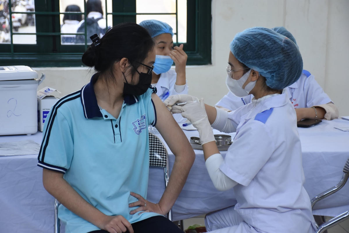 Hải Phòng: Khẩn trương tiêm mũi 3, chủ động xét nghiệm cho người lao động